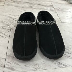 UGGS Men’s Tasman Slippers